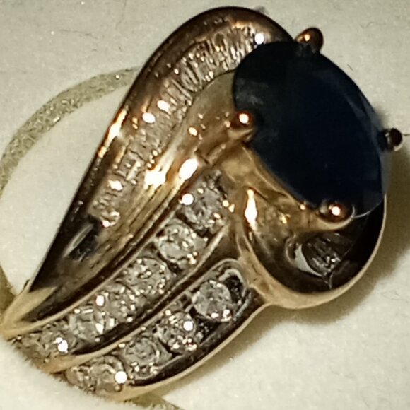 10Kt Sapphire and Diamond Ring - Picture 2 of 8